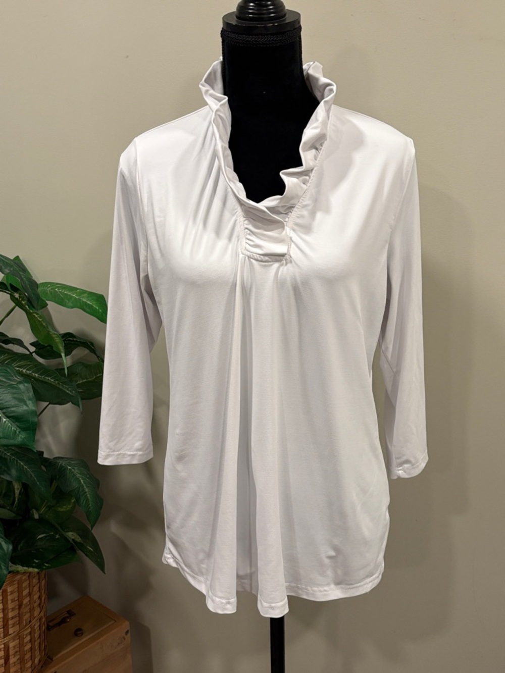 Lulu-B  White Ruffle-Neck 3/4  Sleeve Top